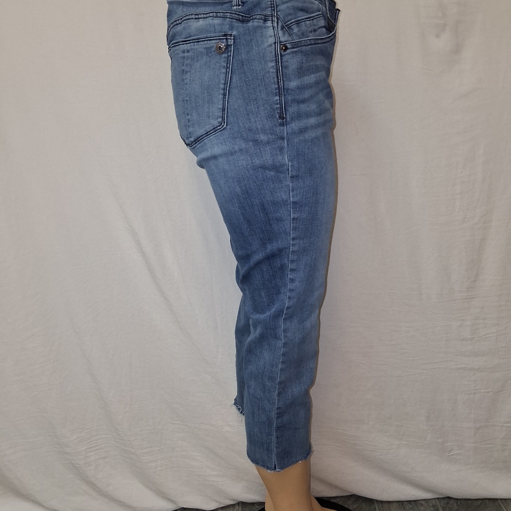 Democracy Cropped Blue Jeans Size 8p - Picture 6 of 16